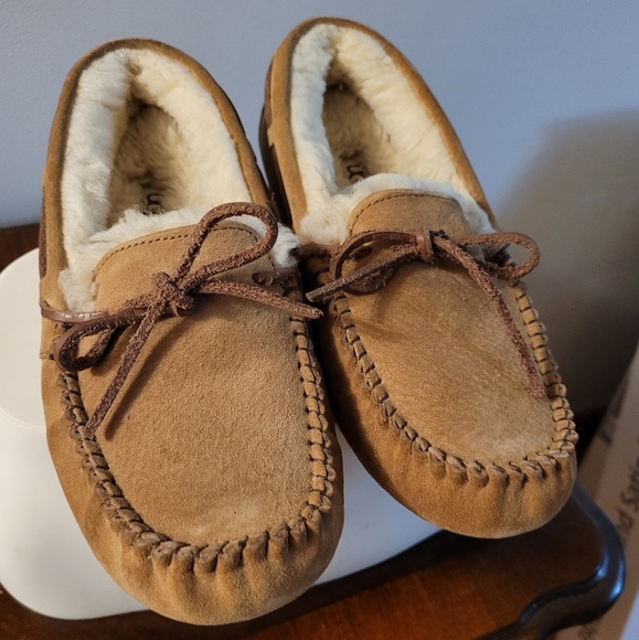 UGG Shoes - 💕Uggs Dakota Moccasin Slippers 6